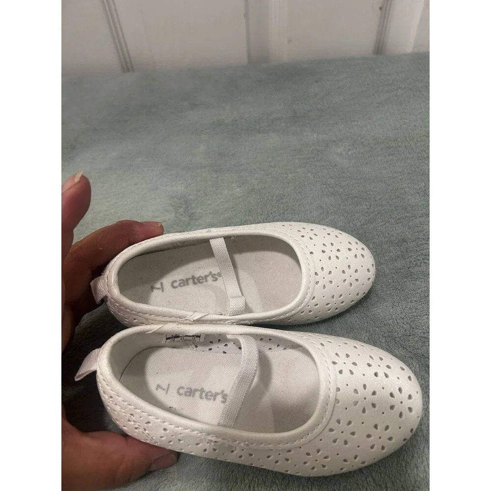 Carter’s Toddler Girls White Perforated Mary Jane Flats Size 7M